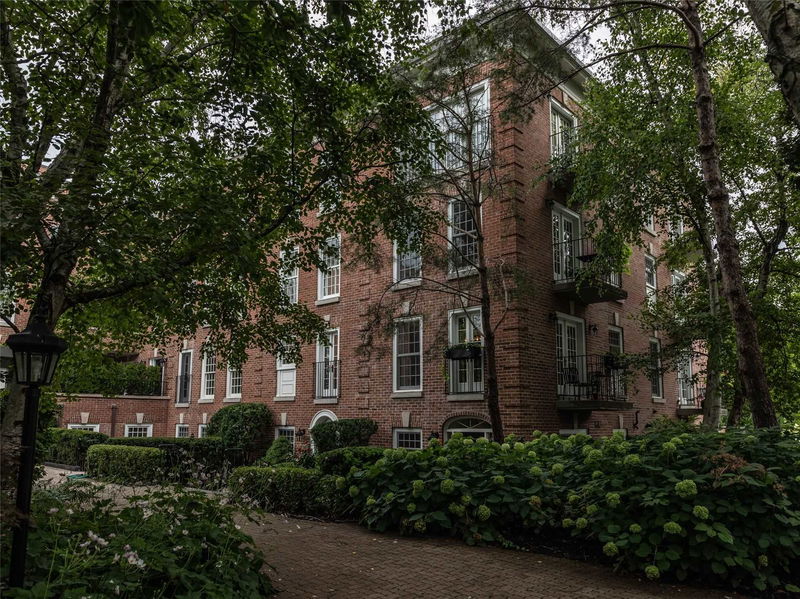 Crescent Road Townhomes