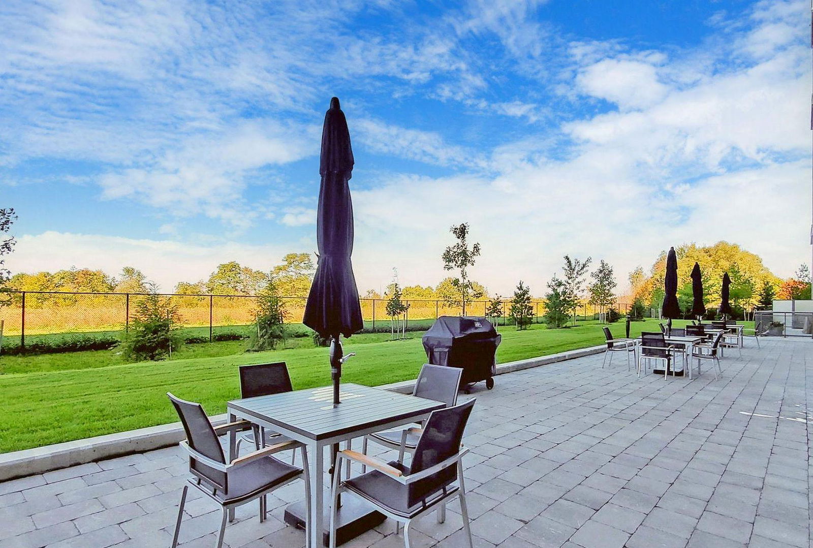 Patio — Hampton Place Condos, Whitchurch-Stouffville, Toronto