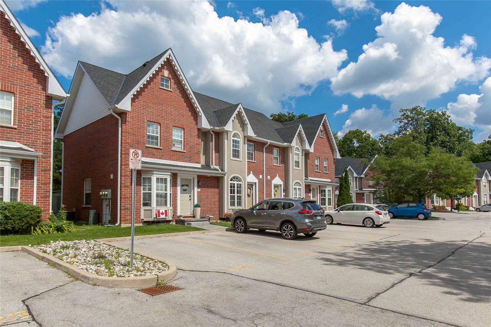 Shore Acres Creek Townhomes, Burlington, Toronto