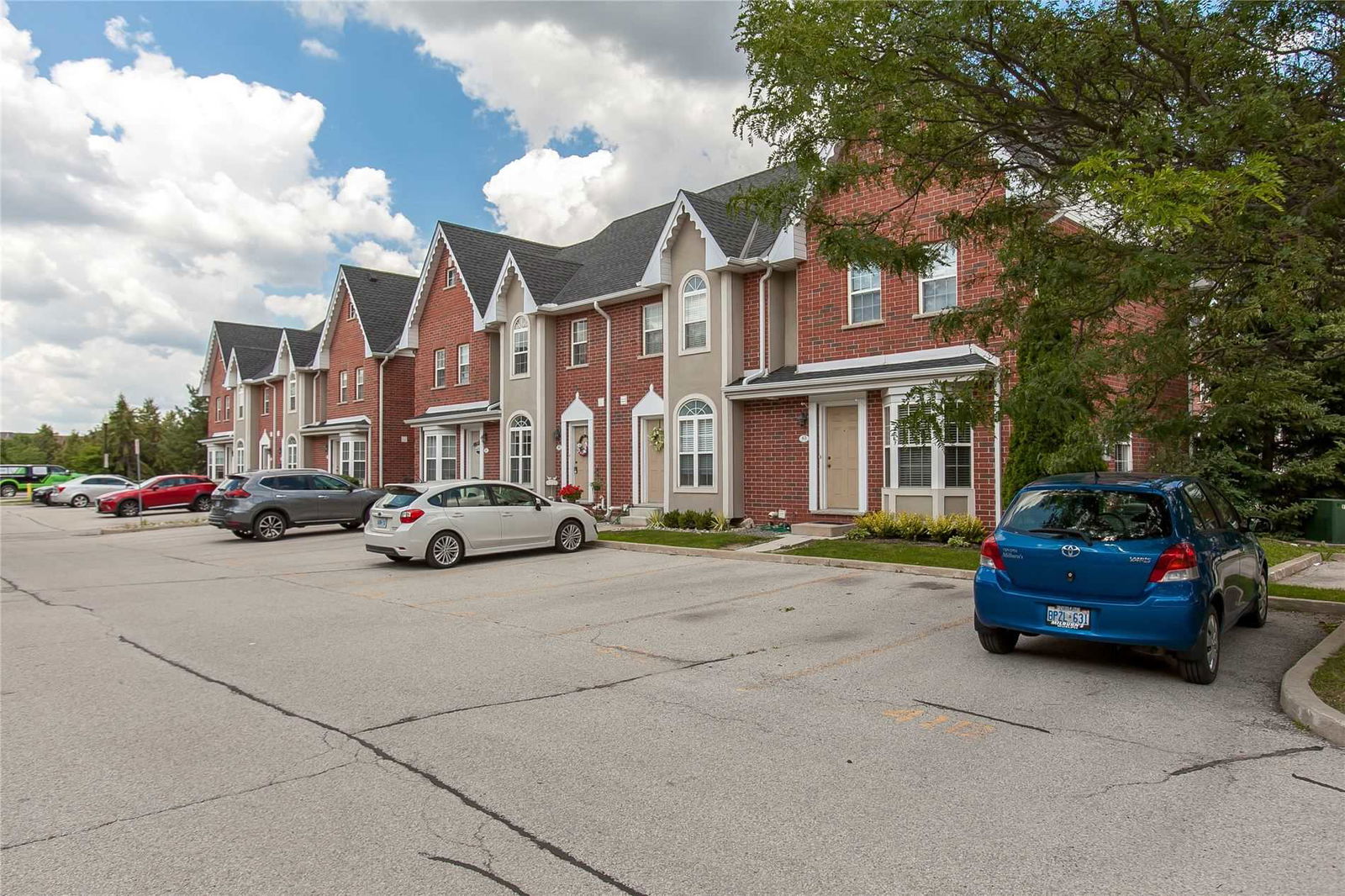 Shore Acres Creek Townhomes, Burlington, Toronto