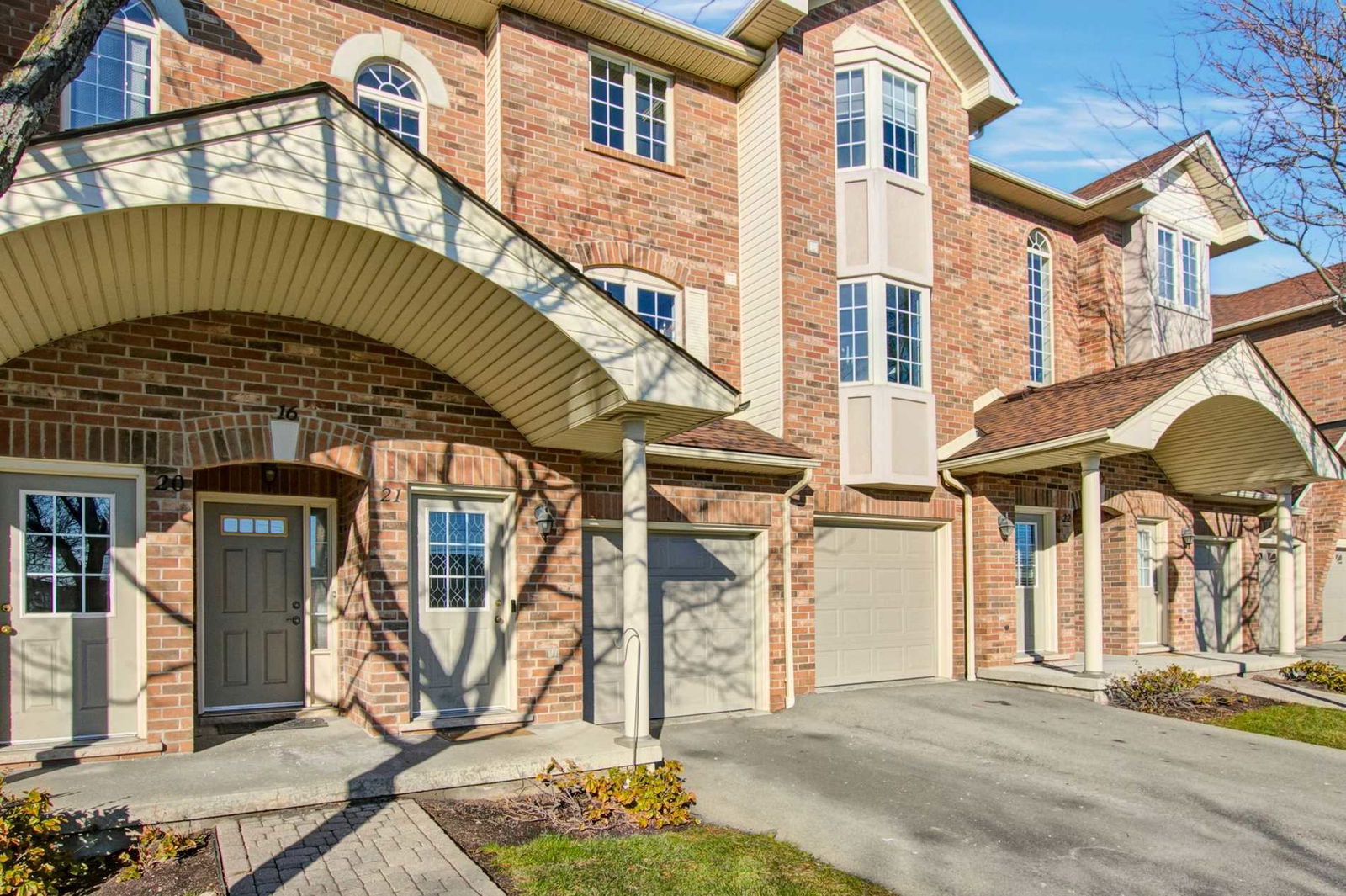 South of the Green Townhomes, Burlington, Toronto