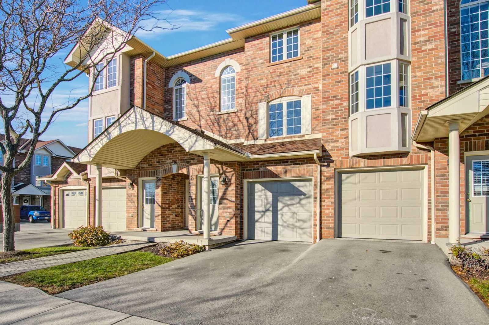 South of the Green Townhomes, Burlington, Toronto