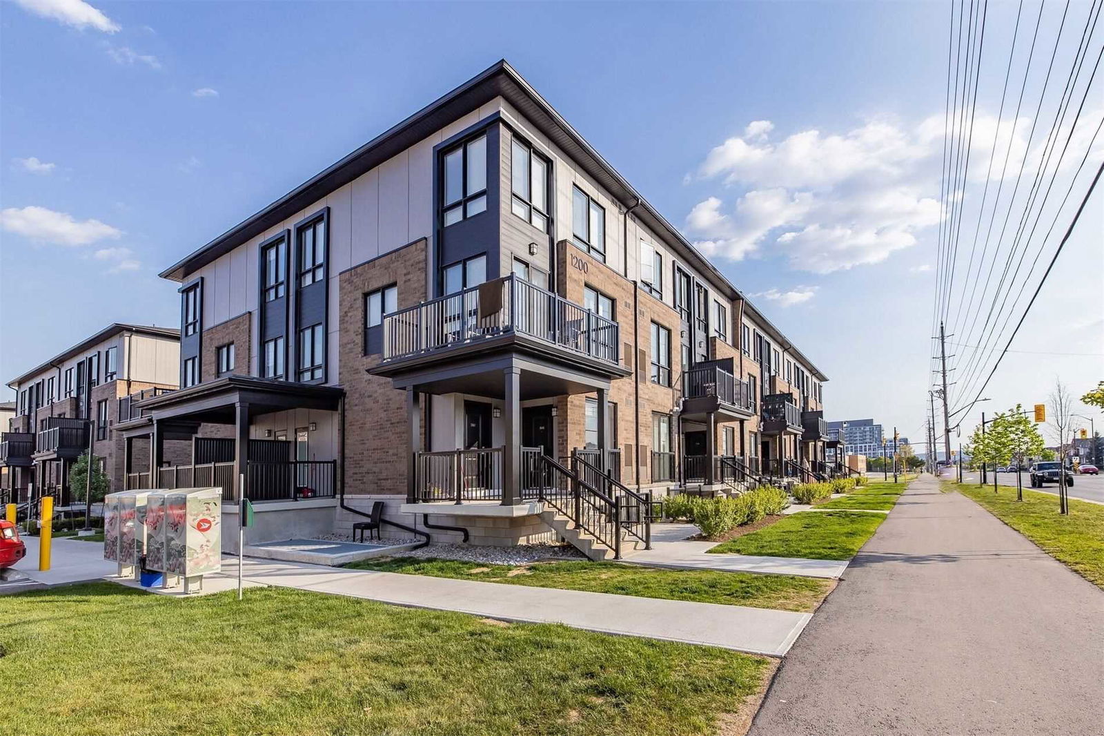 Stax on Main Townhomes, Milton, Toronto