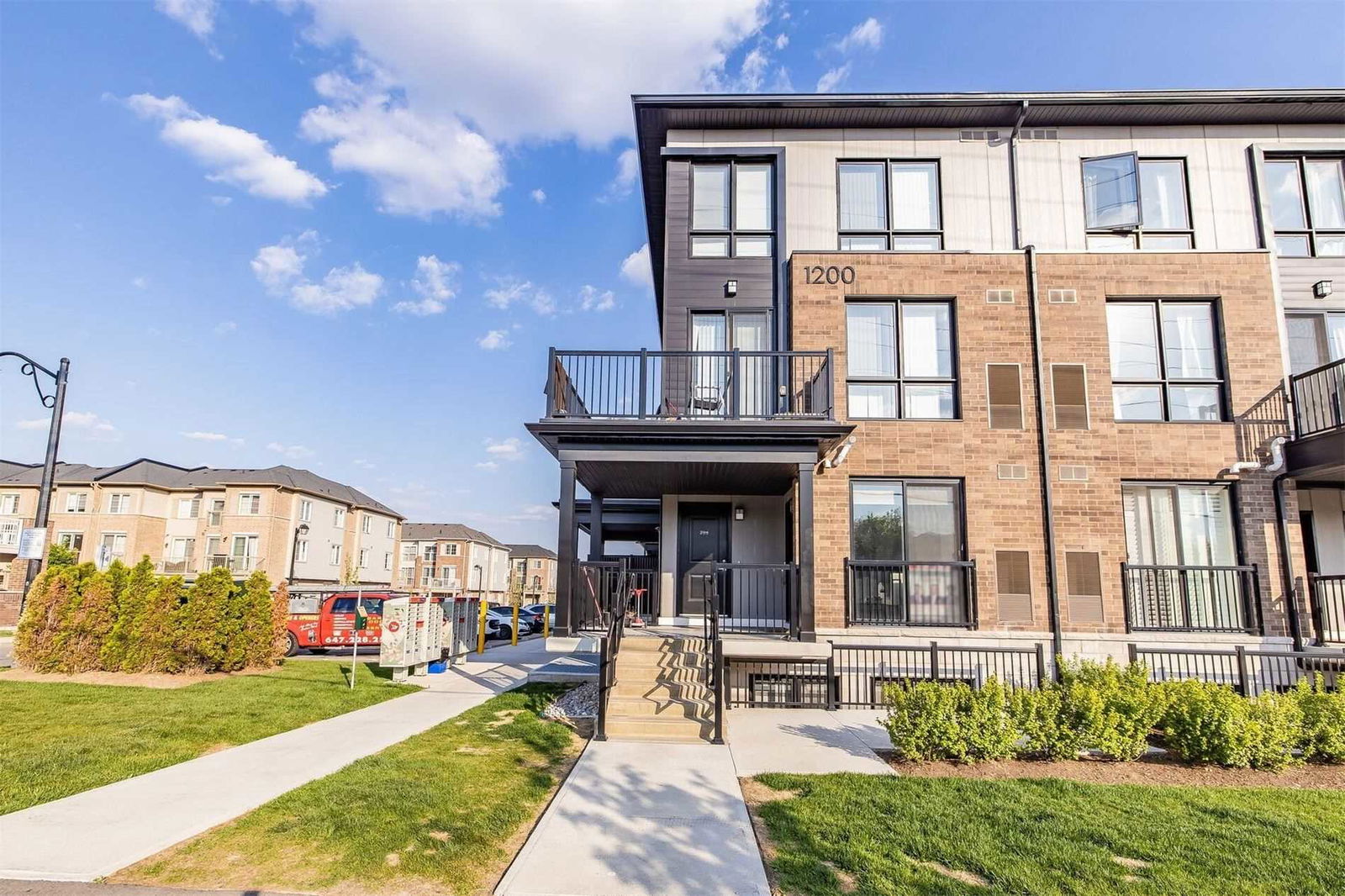 Stax on Main Townhomes, Milton, Toronto