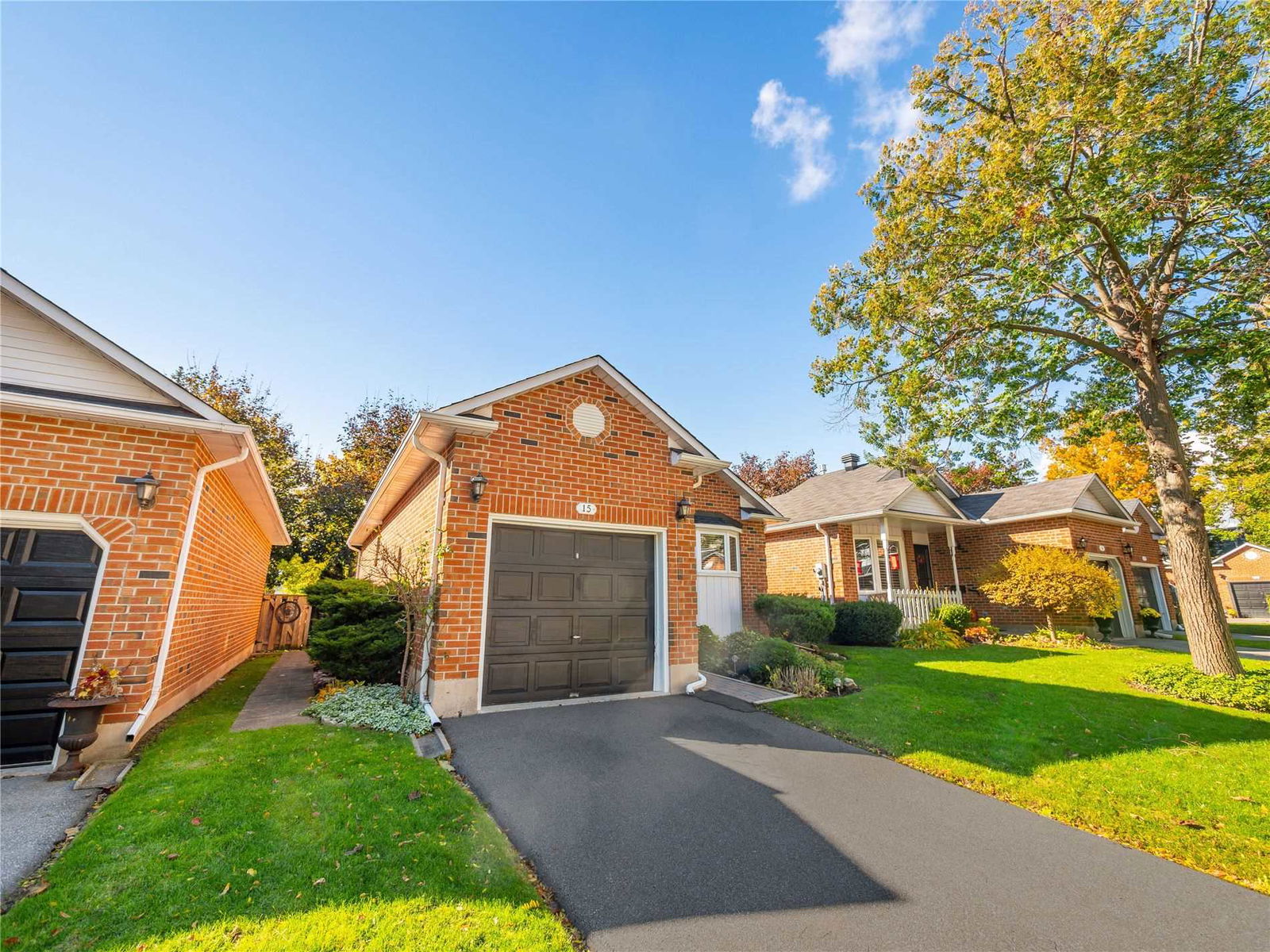 Village on King Townhomes, Burlington, Toronto