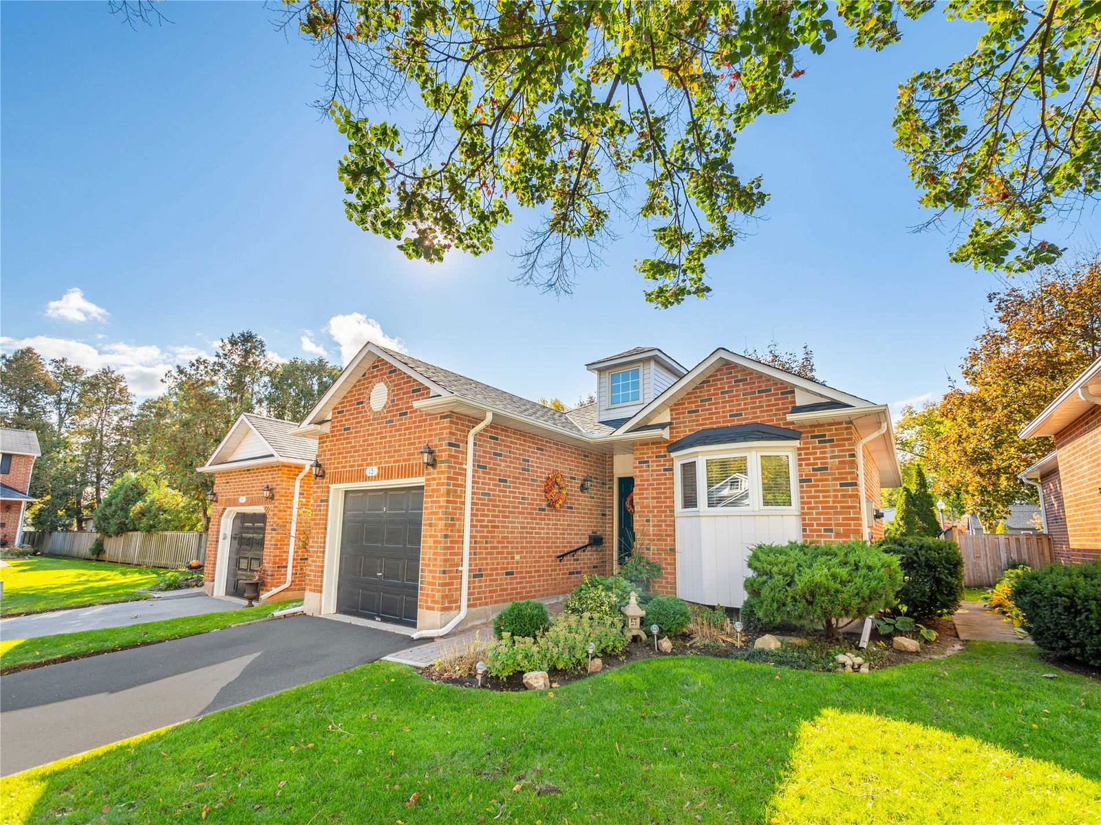 Village on King Townhomes, Burlington, Toronto