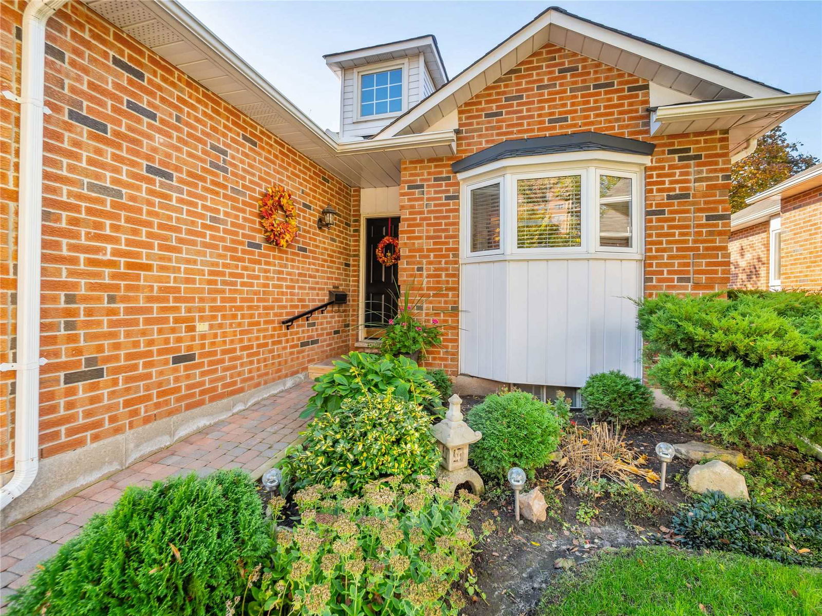 Village on King Townhomes, Burlington, Toronto