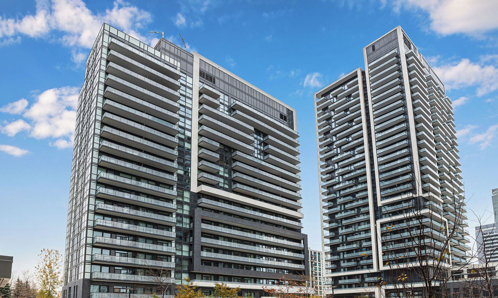 Exterior Side — YongeParc Condos, Richmond Hill, Toronto