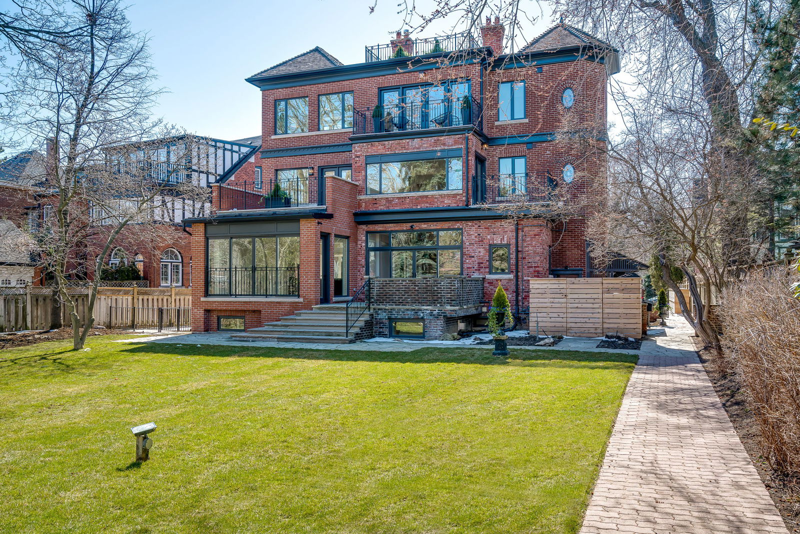 15 Scarth Rd Townhomes, Midtown, Toronto