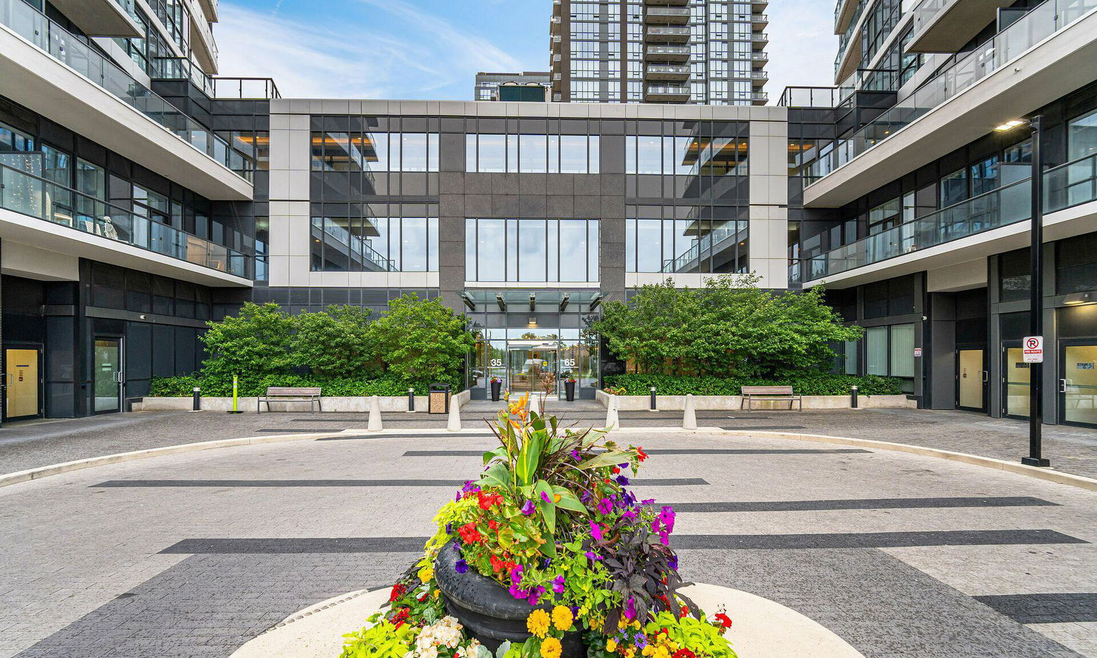 Entrance — Perla Towers, Mississauga, Toronto