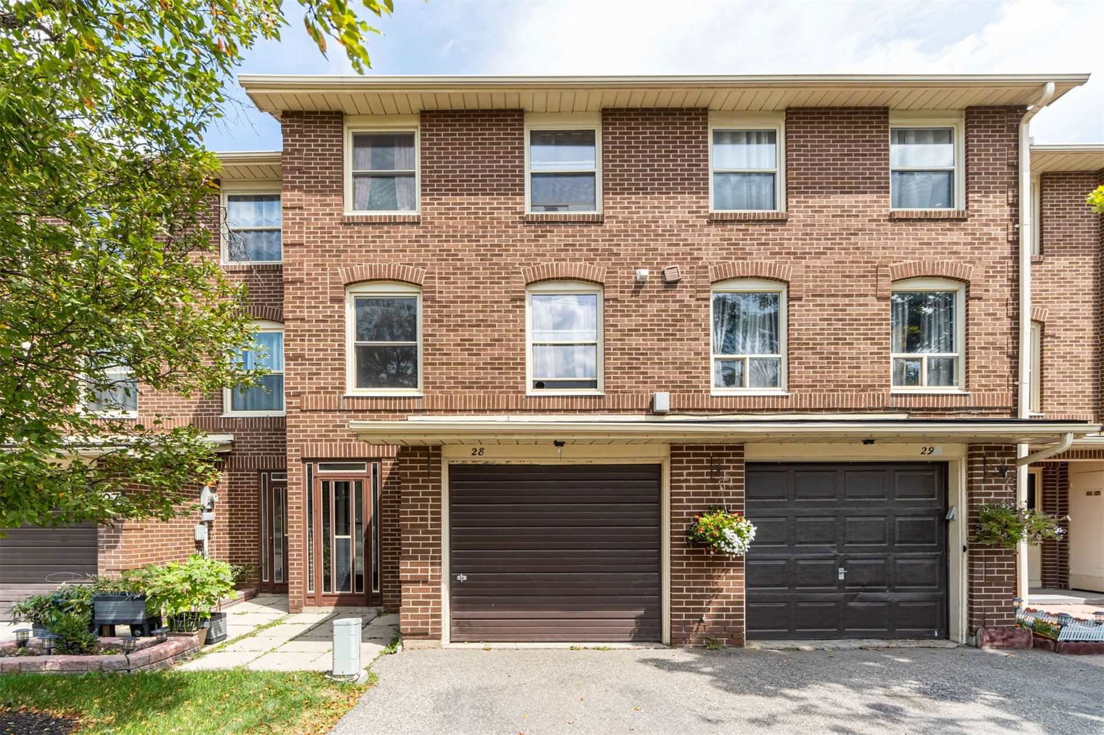 14 Eden Park Townhouses, Brampton, Toronto