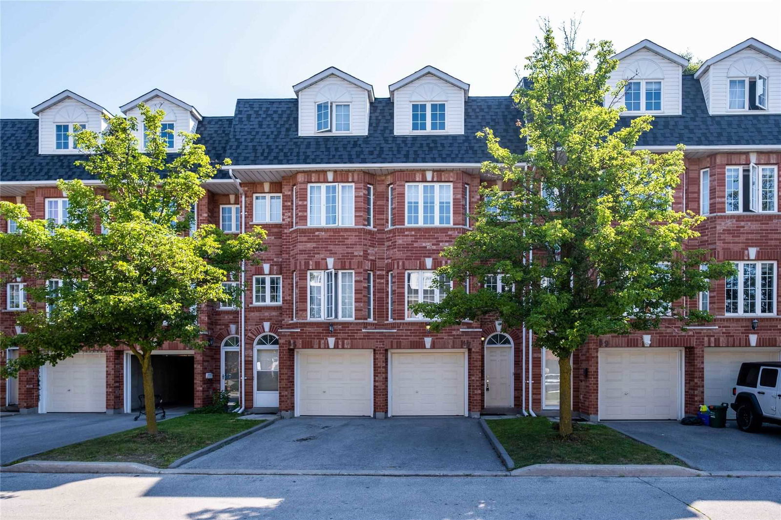 Bethune Way Townhouses, Markham, Toronto