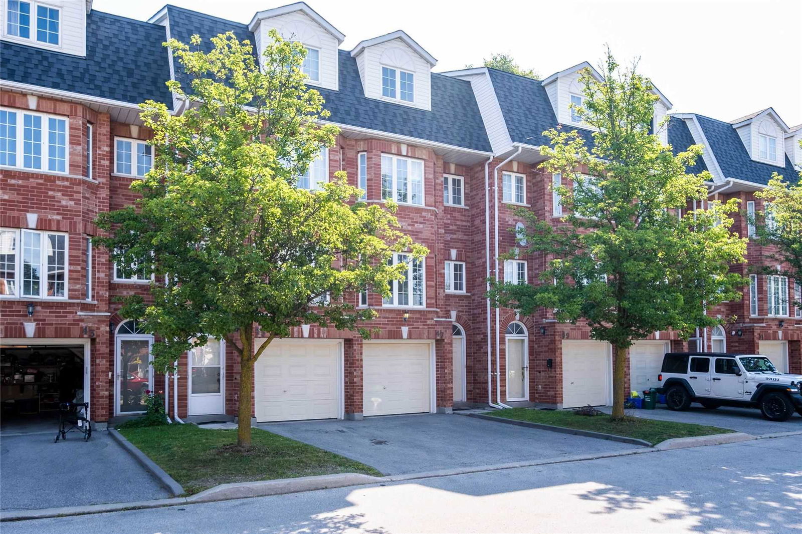 Bethune Way Townhouses, Markham, Toronto