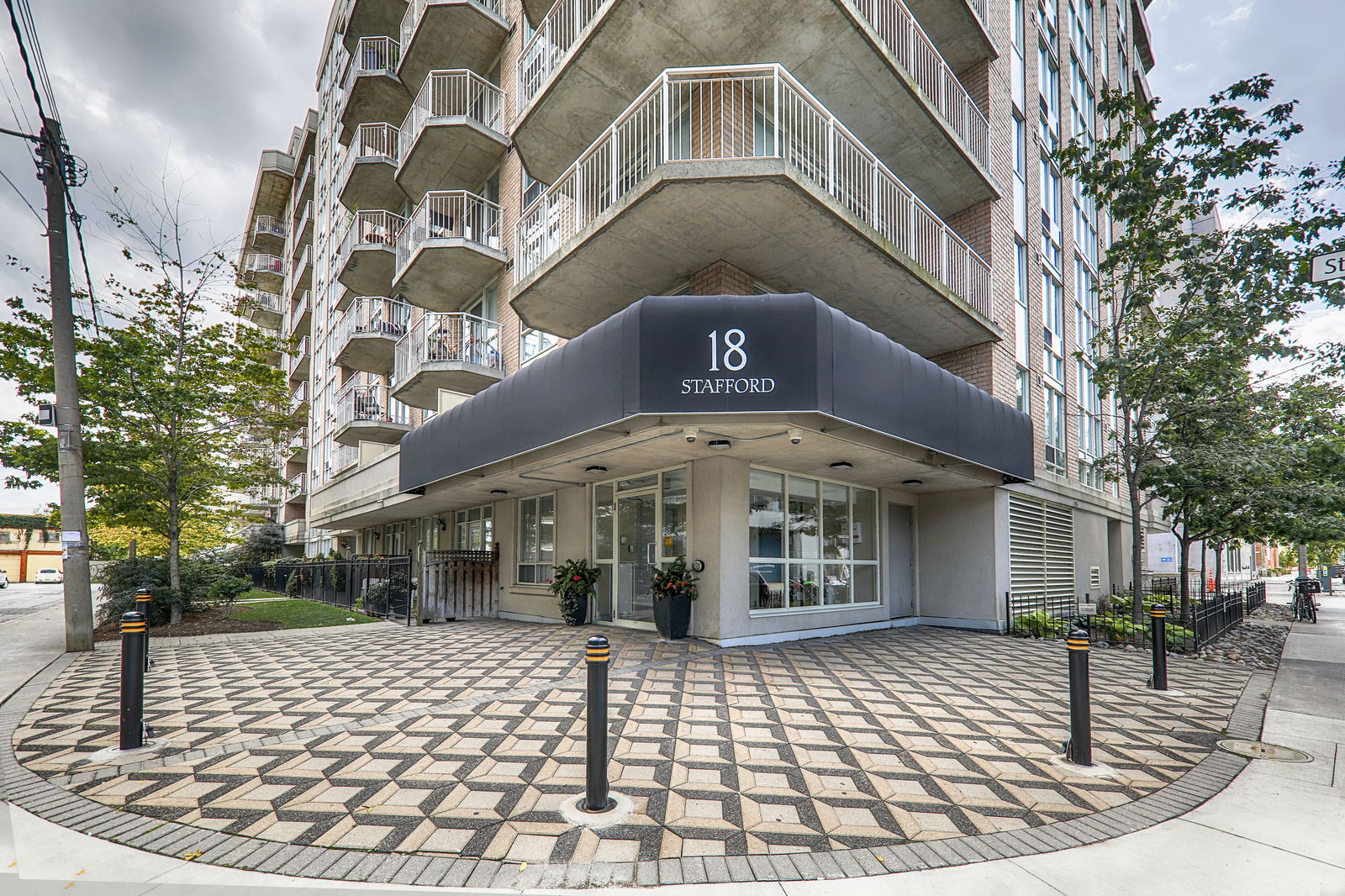 Entrance — Wellington Square, Downtown, Toronto