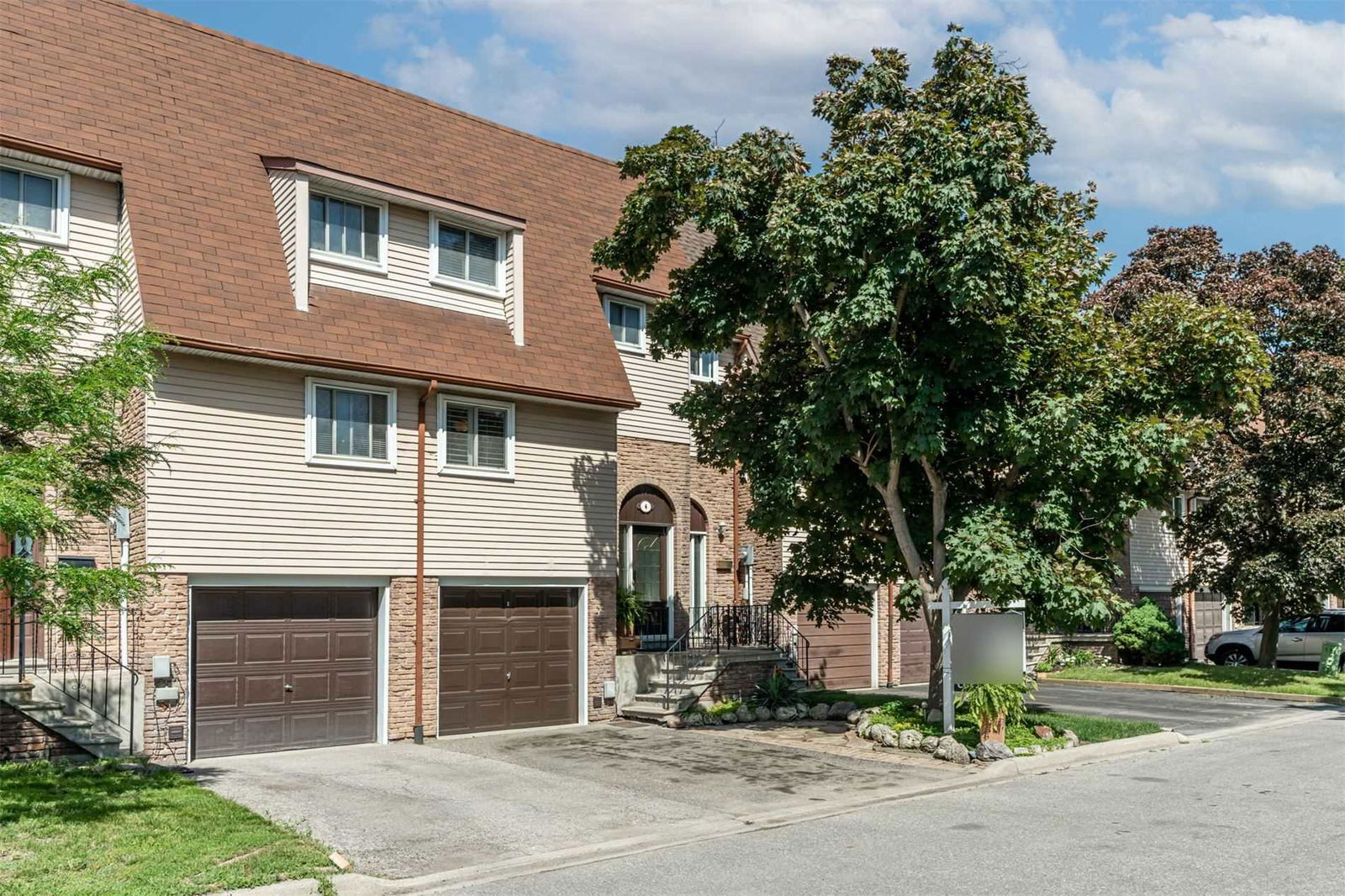 1 Rosset Crescent Townhouses, Brampton, Toronto