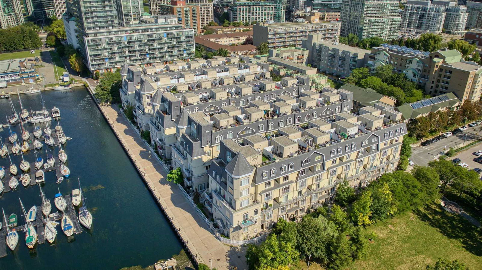 Marina Townhomes of South Beach, Downtown, Toronto