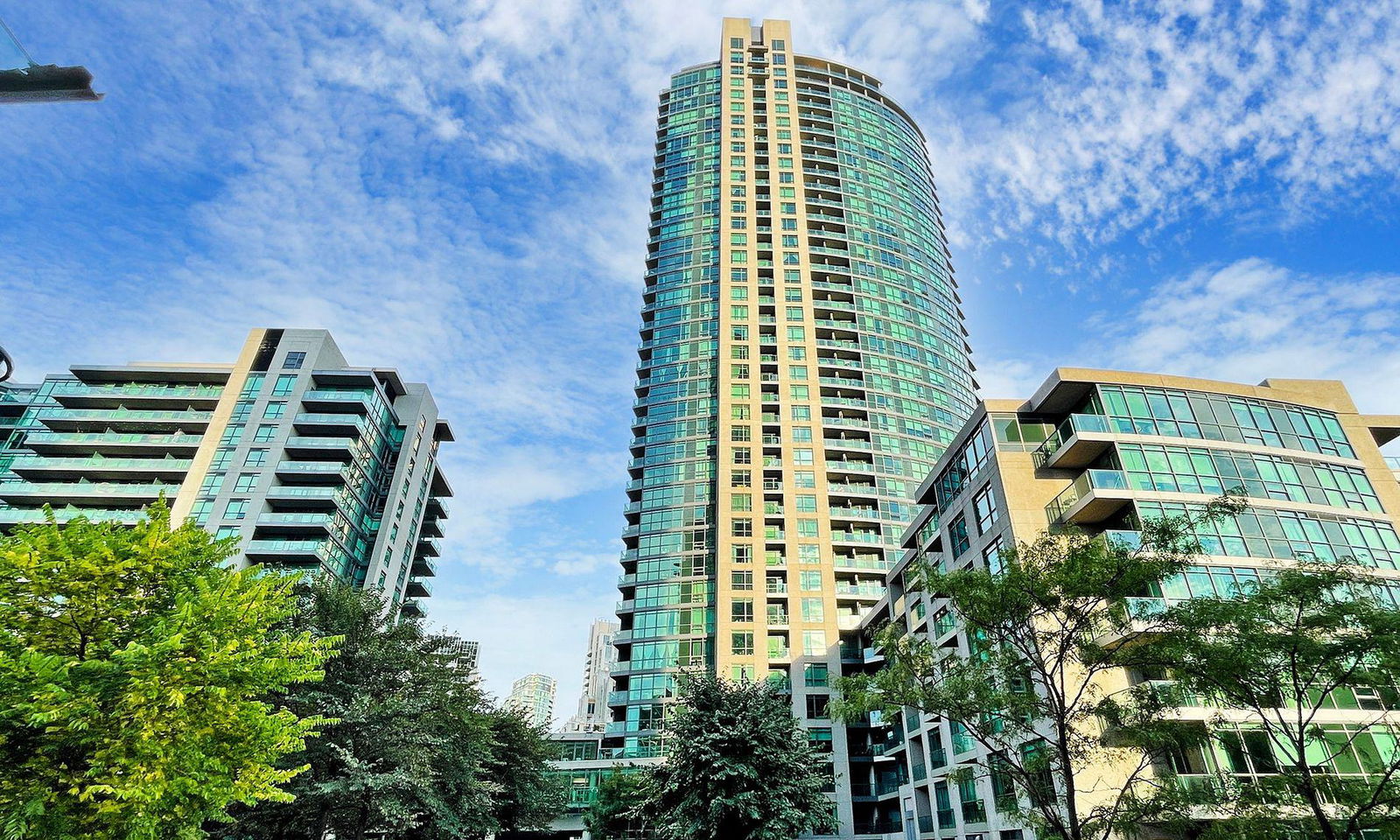 Neptune & Neptune II Condos, Downtown, Toronto