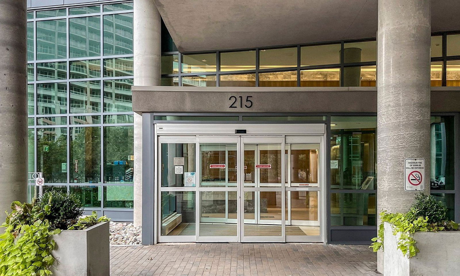 Entrance — Neptune & Neptune II Condos, Downtown, Toronto