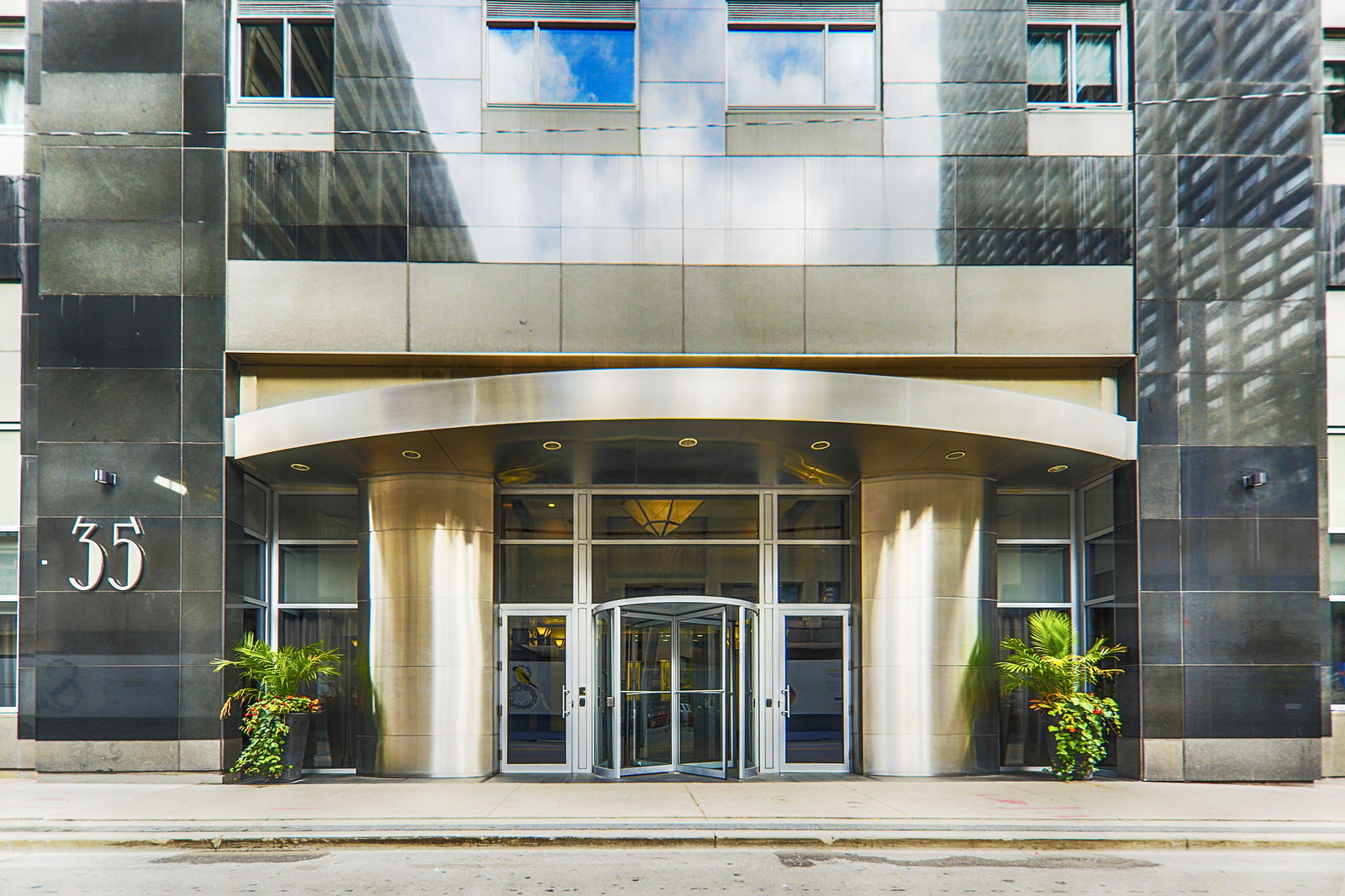 Entrance — Uptown Residences, Downtown, Toronto