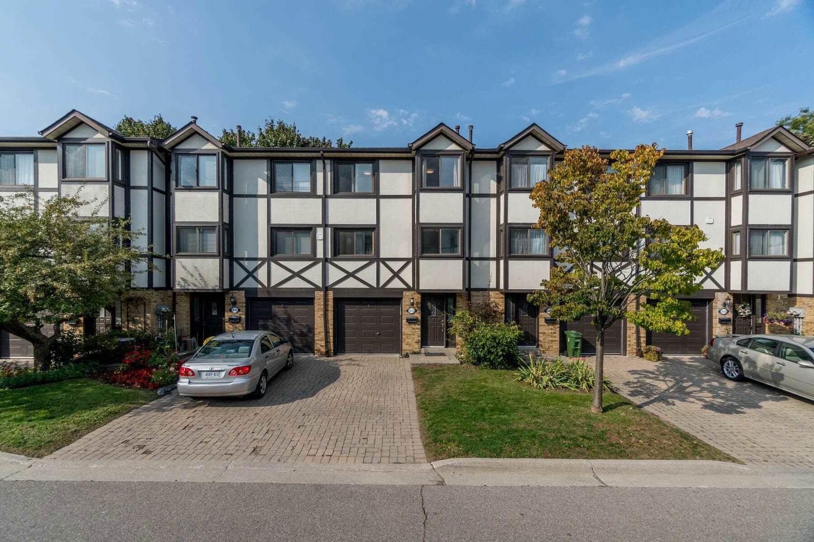 2 Bradbrook Road Townhouses, Etobicoke, Toronto