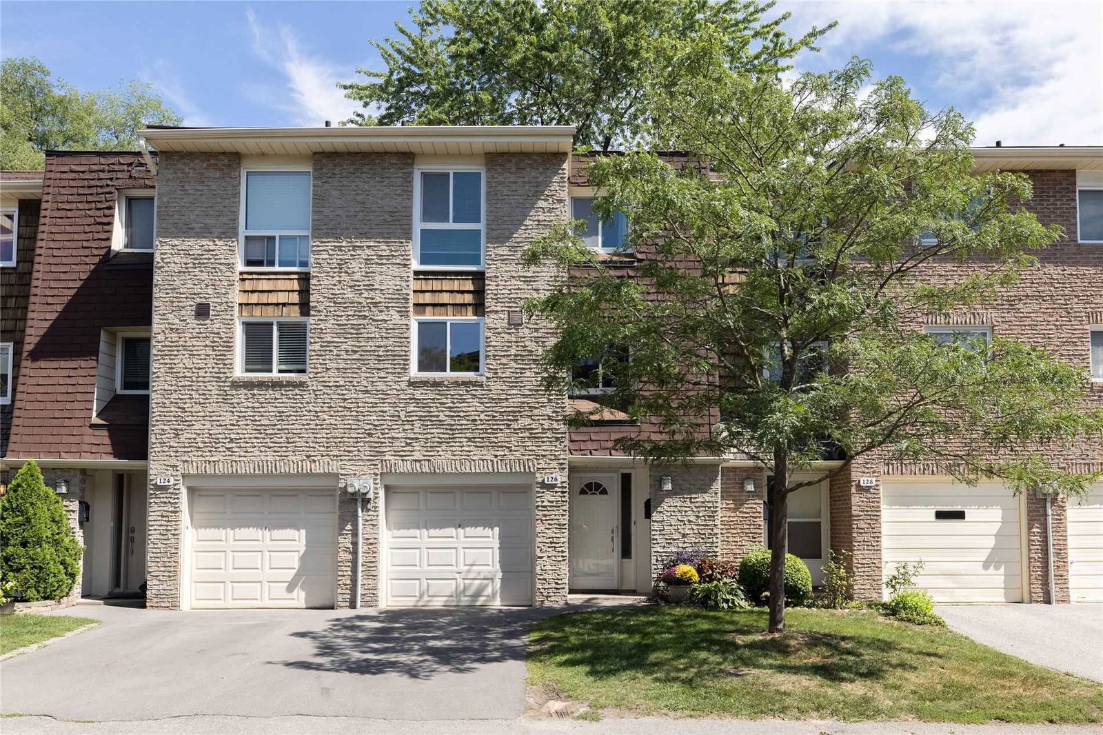 131 Rusty Crestway Townhouses, North York, Toronto