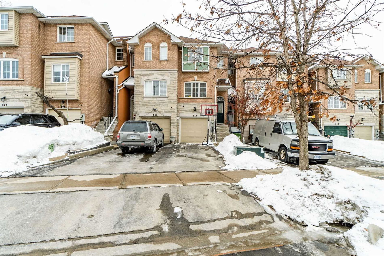 100 Charlton Settlement Avenue Townhouses, York Crosstown, Toronto