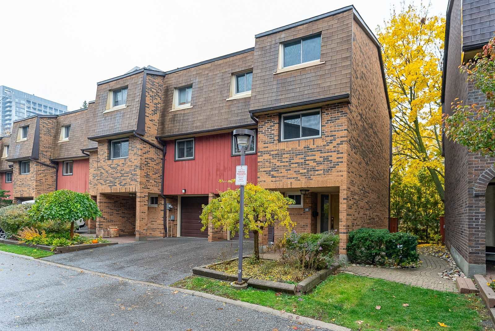 Exterior Side — Bards Poets Walkway, North York, Toronto