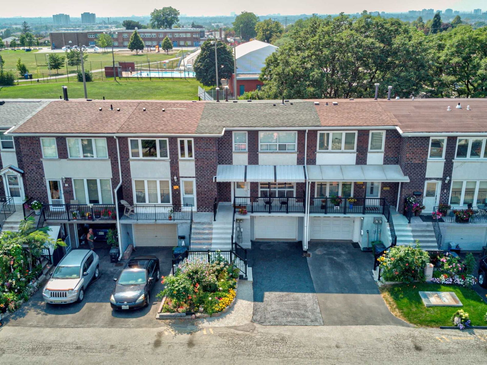 1 San Carmeloway Townhouses, North York, Toronto