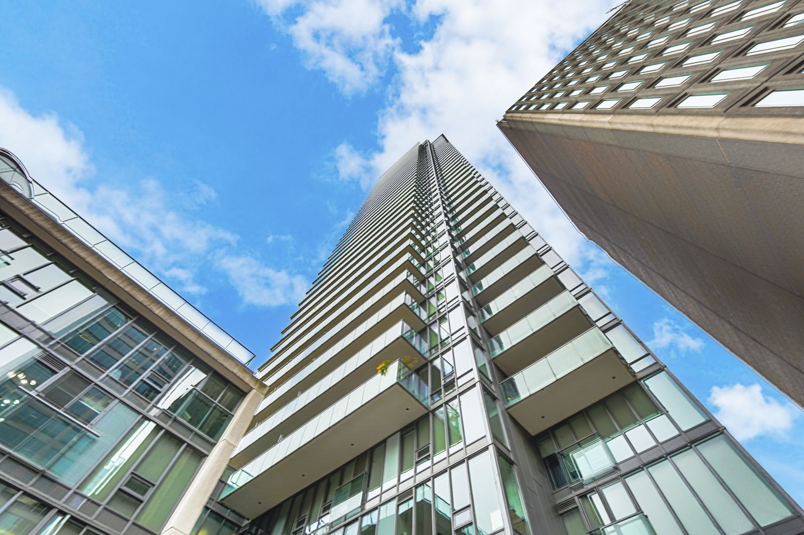 Exterior Sky — Spire, Downtown, Toronto