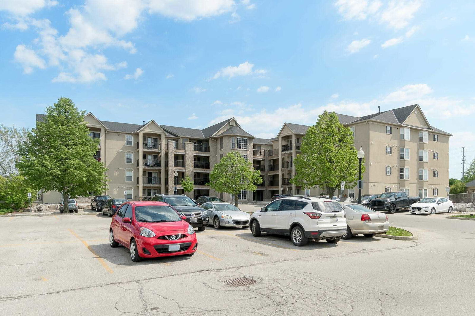 Wedgewood Condominiums lll, Burlington, Toronto