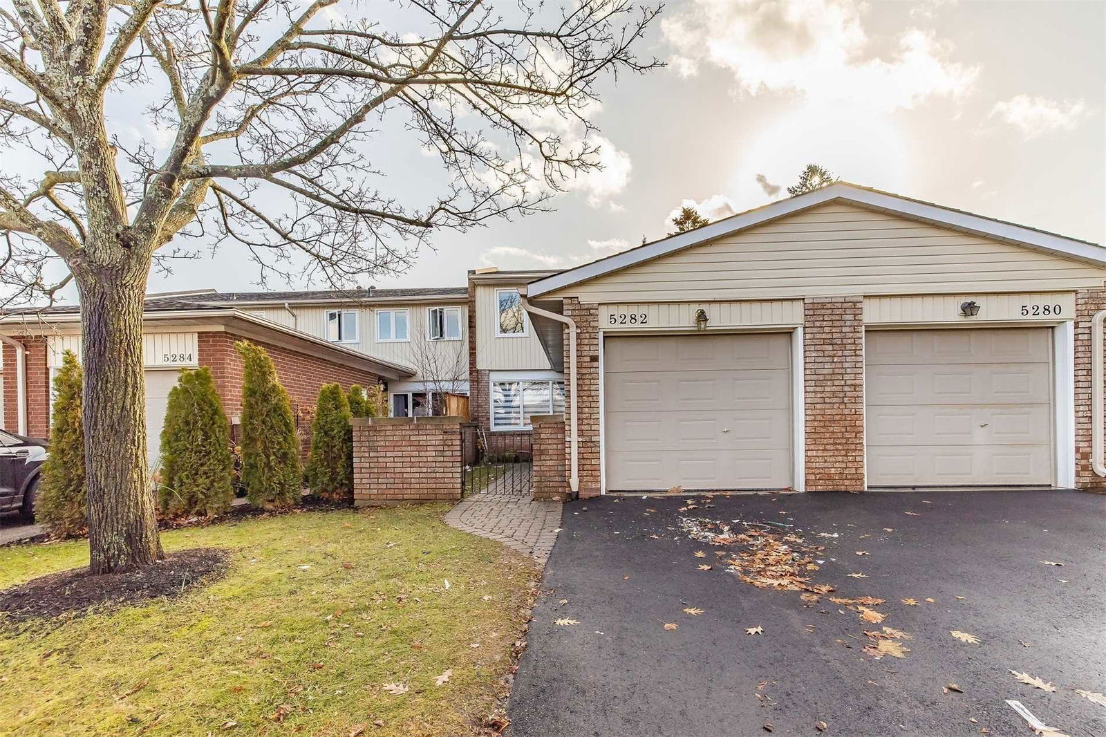 Parkwood Village Townhomes, Burlington, Toronto