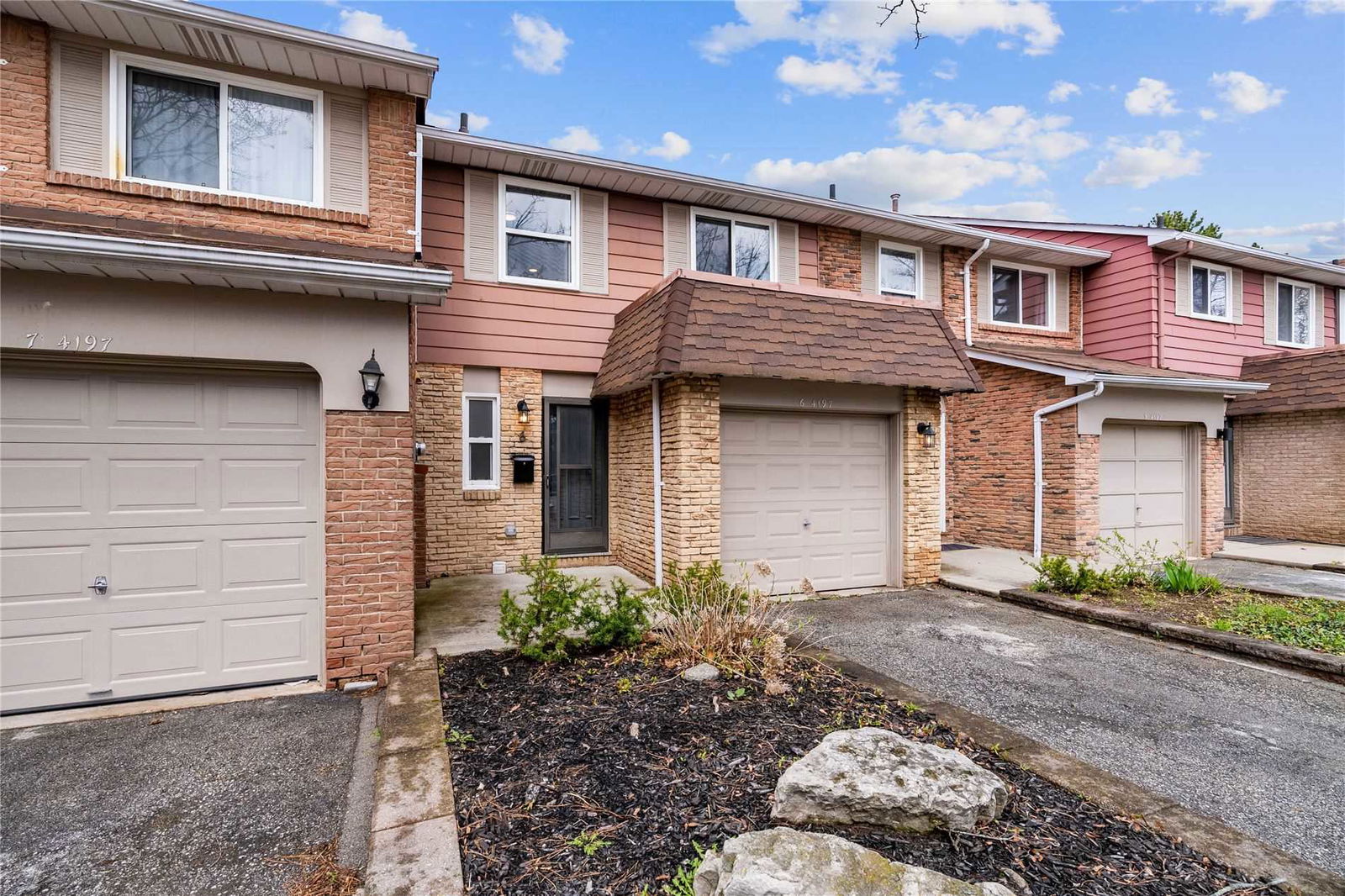 4196 Longmoor Drive Townhomes, Burlington, Toronto