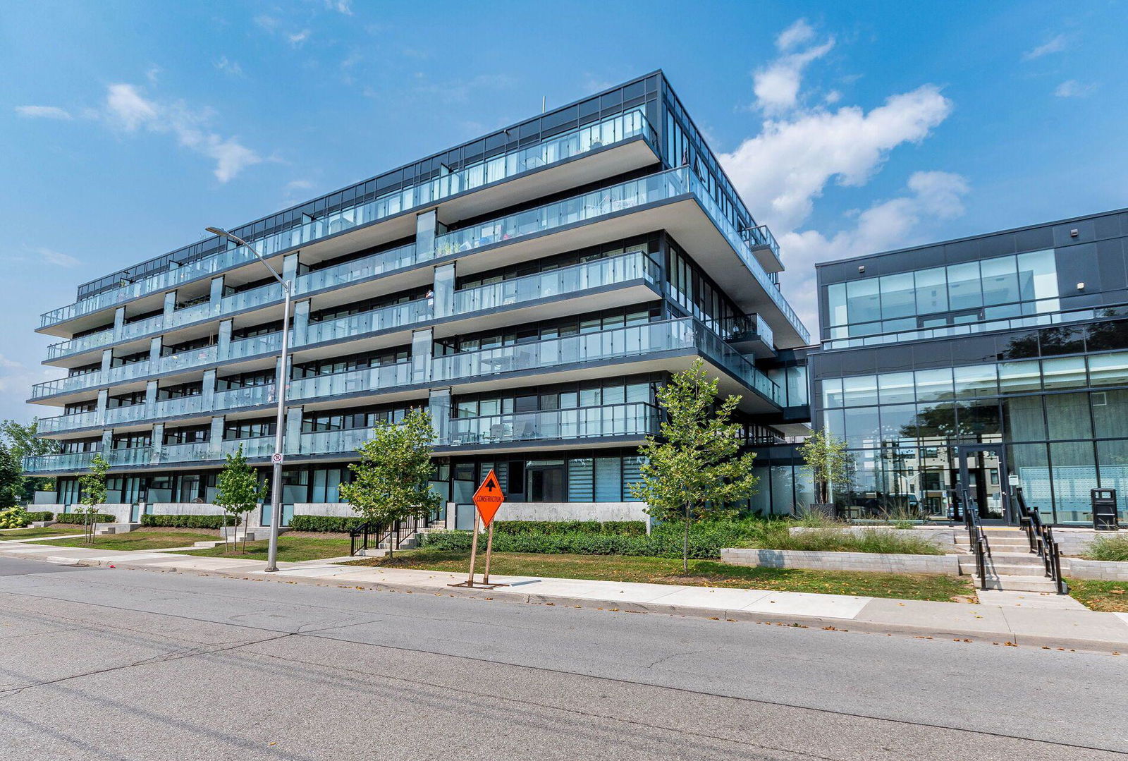 Exterior Side — The West Condos at Stationwest, Burlington, Toronto