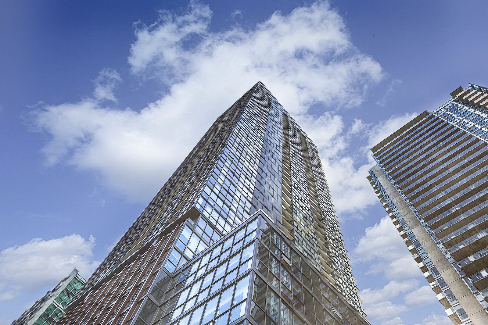 Exterior Sky — Bisha Hotel & Residences, Downtown, Toronto