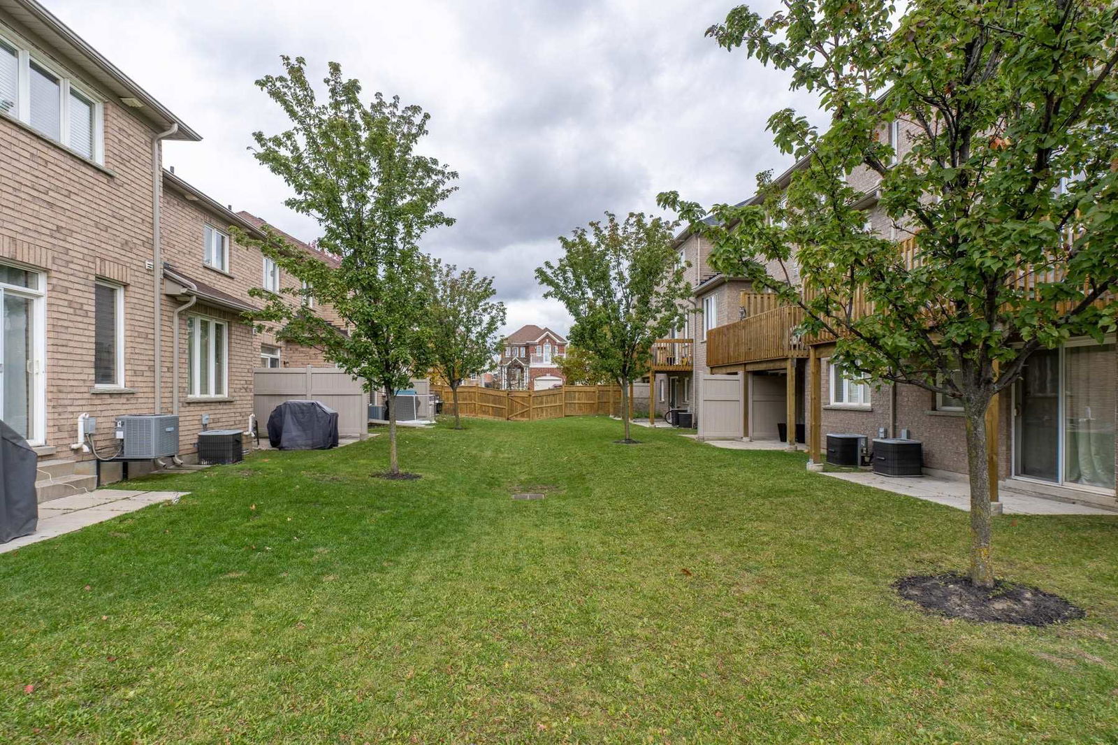 1070 Glenbourne Townhomes, Oshawa, Toronto