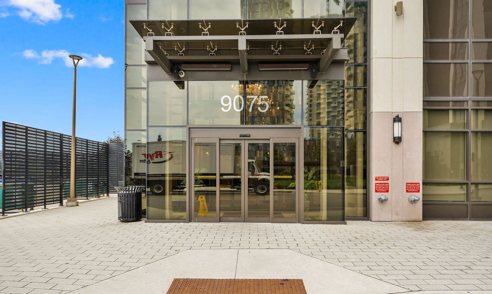 Entrance — Park Avenue Place Towers, Vaughan, Toronto