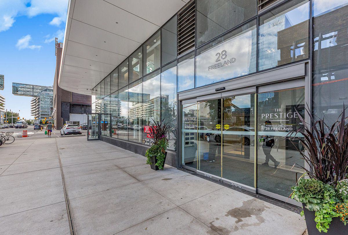 Entrance — Pinnacle One Yonge, Downtown, Toronto