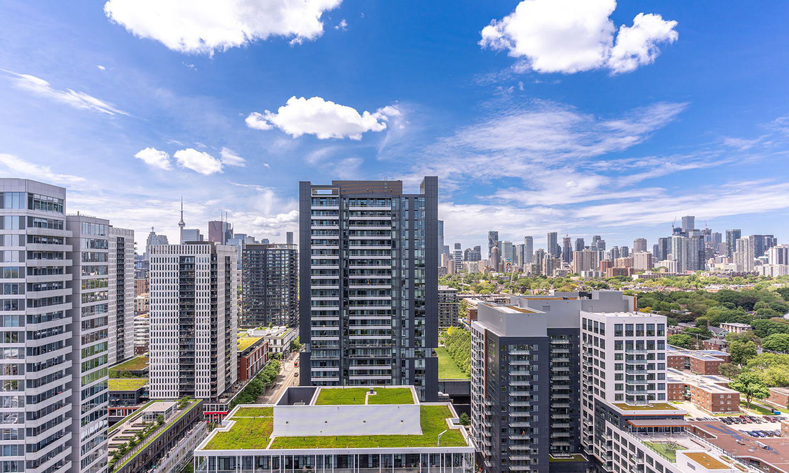 Skyline — Artworks Tower, Downtown, Toronto