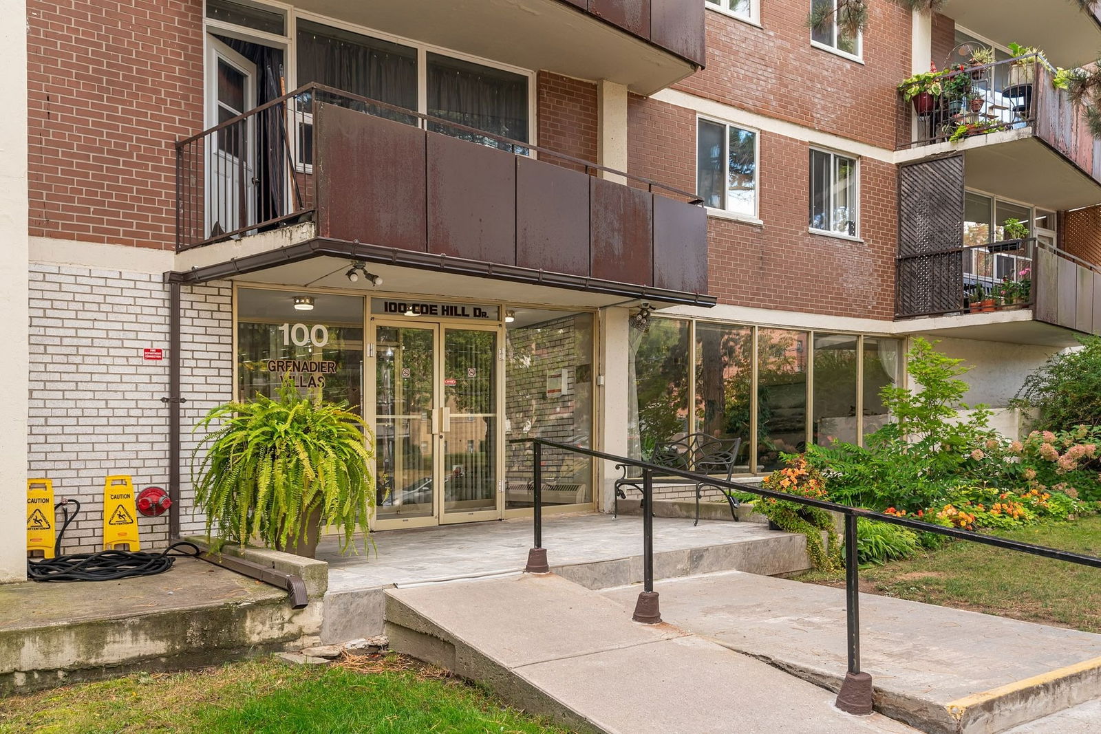 Entrance — 100 Grenadier Villas, West End, Toronto