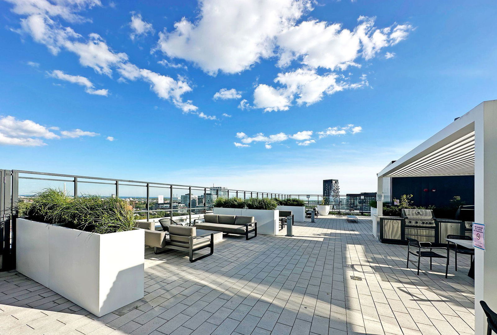 Rooftop Deck — River & Fifth Condos, Downtown, Toronto