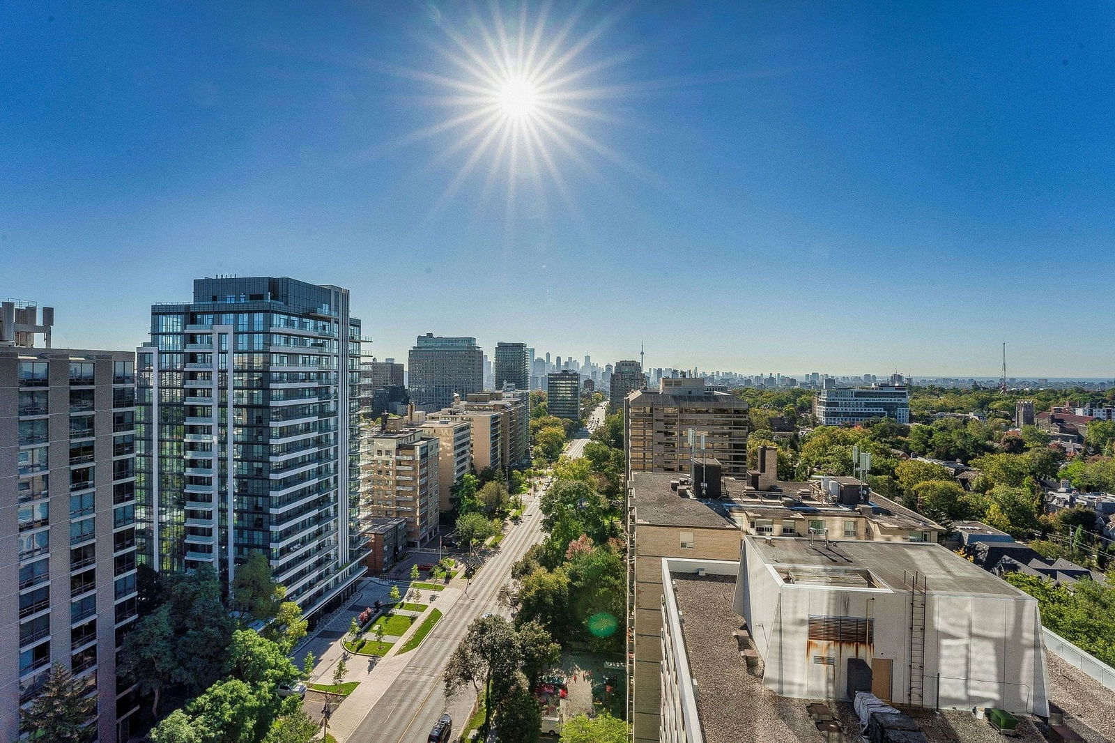 Skyline — 2Fifteen, Midtown, Toronto