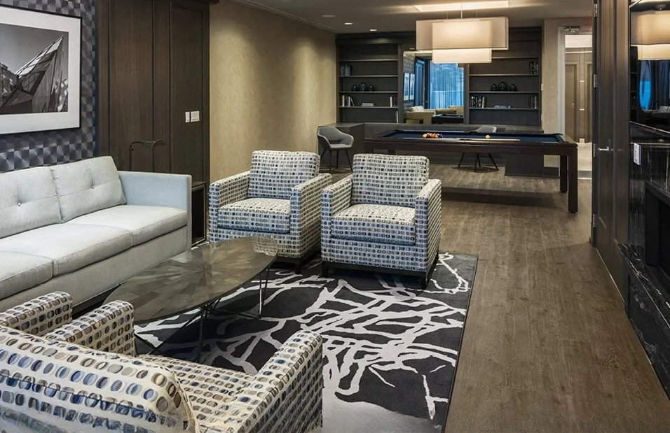 310 Tweedsmuir Avenue, The Heathview, Lounge