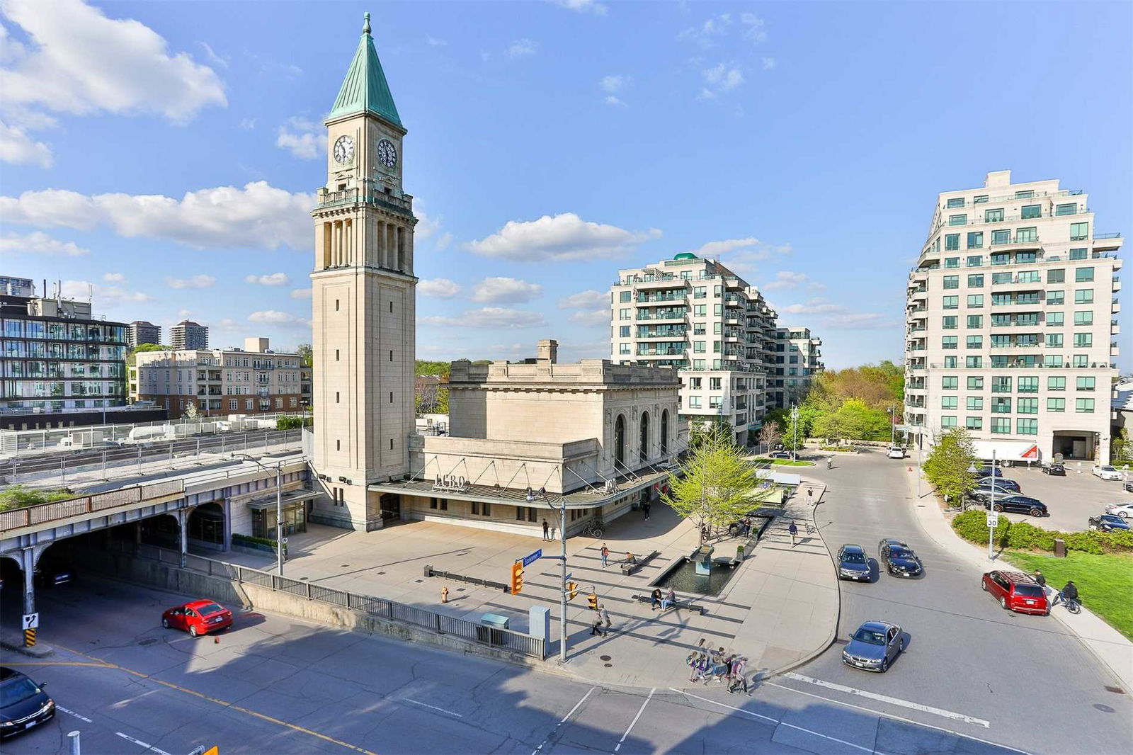 Skyline — 1170 Yonge Street, Midtown, Toronto