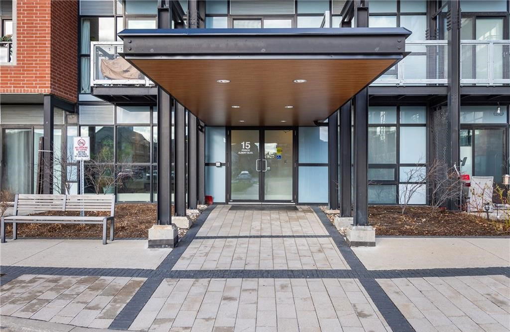 Entrance — Victoria Common Condos, Kitchener, Toronto