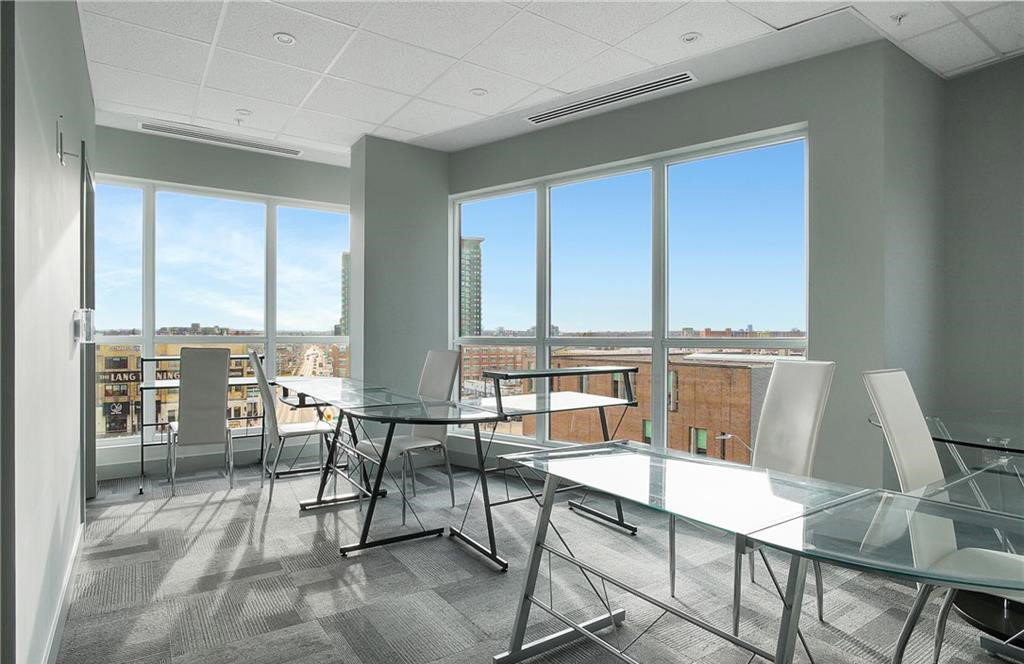 1 Victoria Street, One Victoria Condominiums, Room