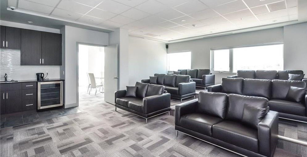 1 Victoria Street, One Victoria Condominiums, Lounge