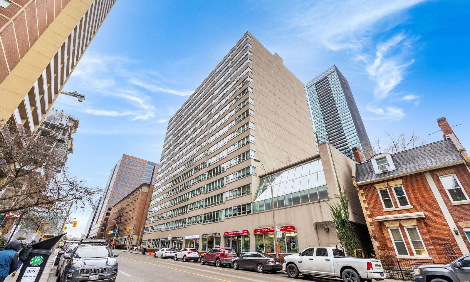 Exterior Side — Paxton Place, Downtown, Toronto