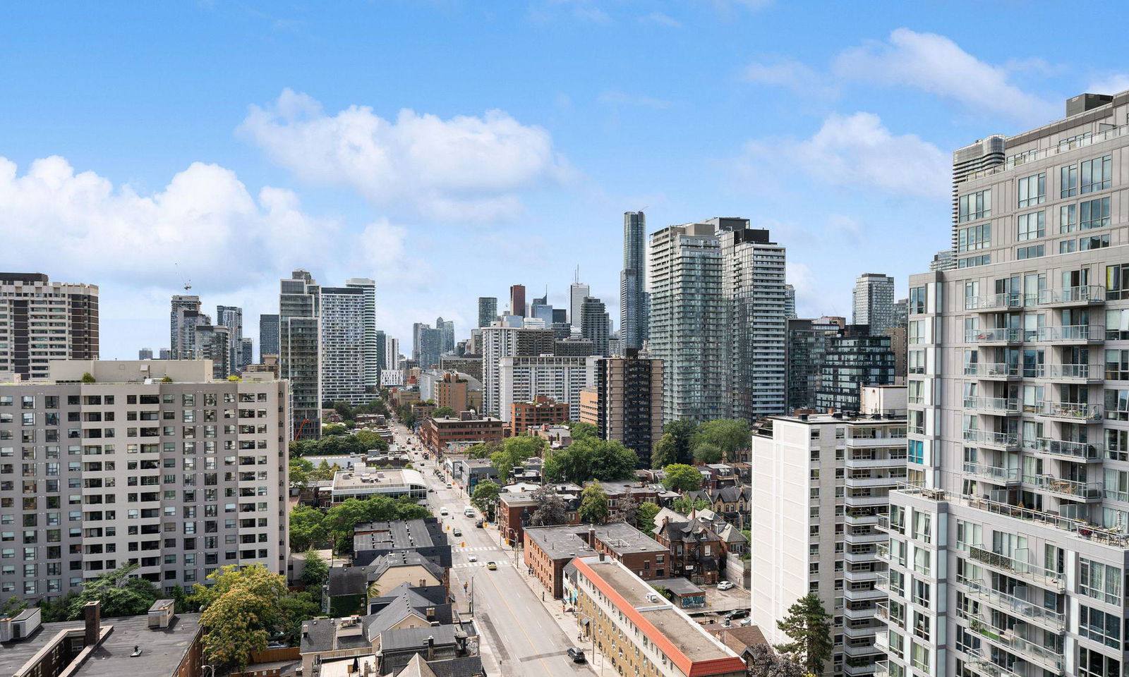 Skyline — Paxton Place, Downtown, Toronto