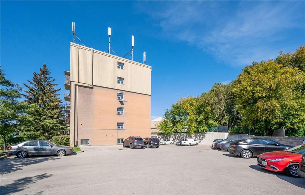 Parking — River Grand Condominiums, Kitchener, Toronto