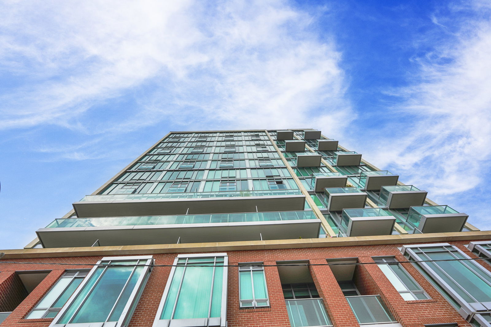 Exterior Sky — O2 Maisonettes on George, Downtown, Toronto